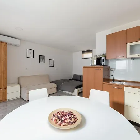 Apartments Berni Ljubljana Exterior photo